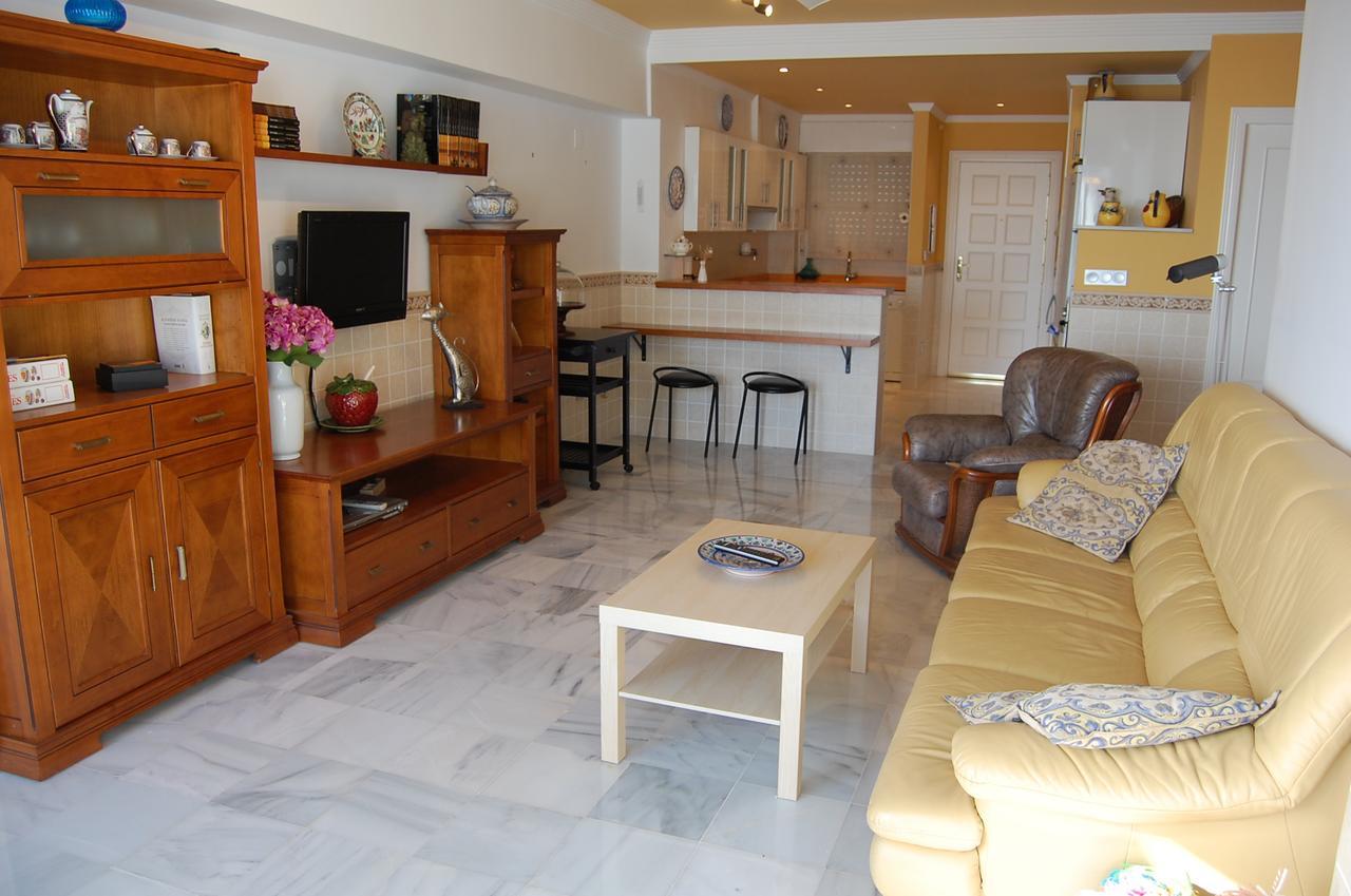 Apartment Fuentes De Nerja Exterior photo